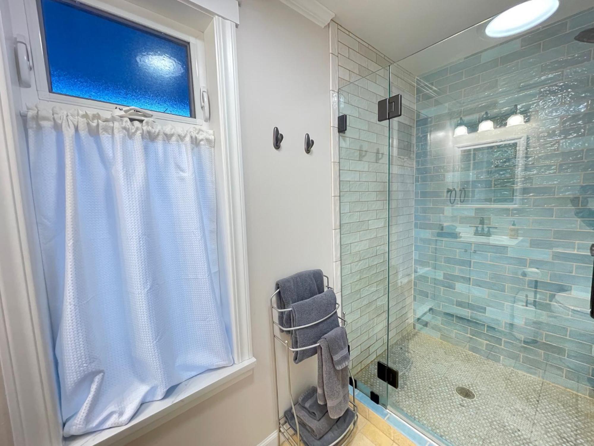 Puget Sound Chic Romantic Cottage With Private Beach Access & Gated Entry Port Ludlow Ngoại thất bức ảnh